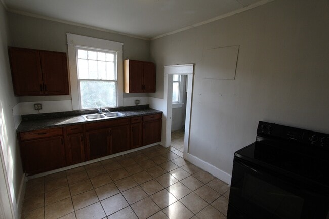 Building Photo - 226 E Moore St