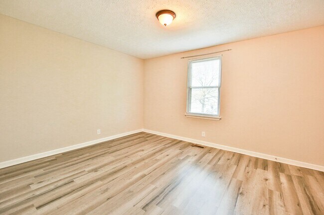 Building Photo - Convenient Antioch Townhome