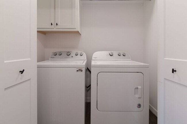 Building Photo - Newly Renovated Brookside Bungalow! PRICE DROP!