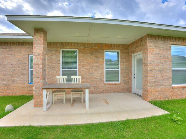 Building Photo - 2323 Arcady Ave