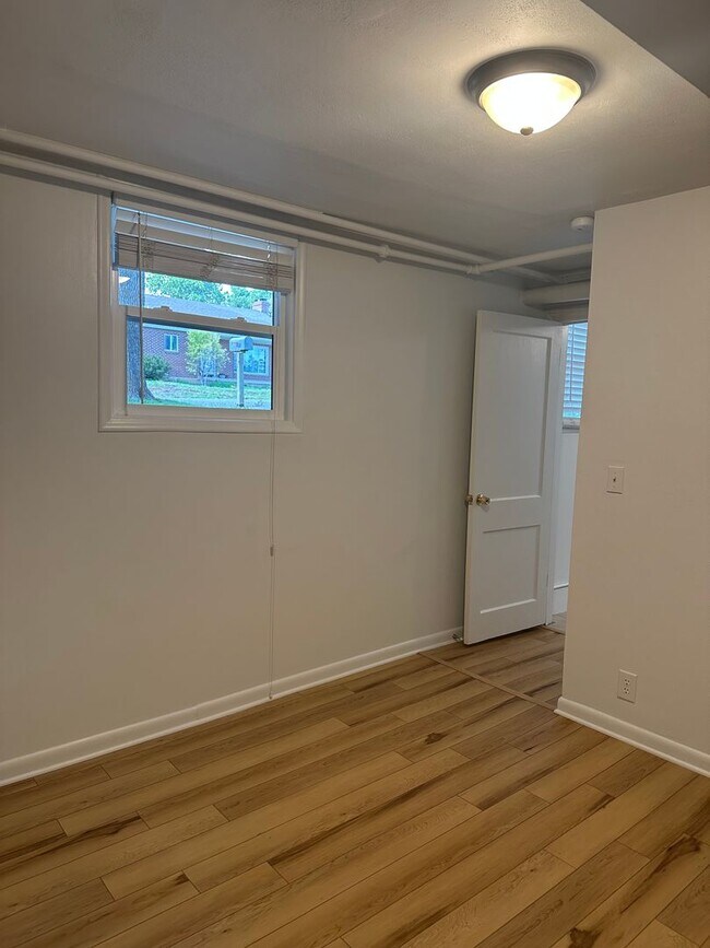 Building Photo - Healy Duplex