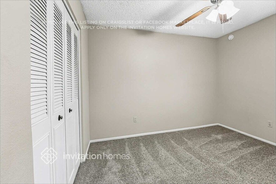 Building Photo - 1615 W Curry Dr
