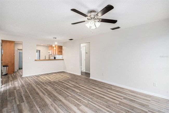 Building Photo - 10701 Crowngate Ln