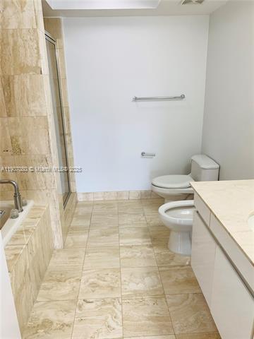 Building Photo - 1800 Sunset Harbour Dr