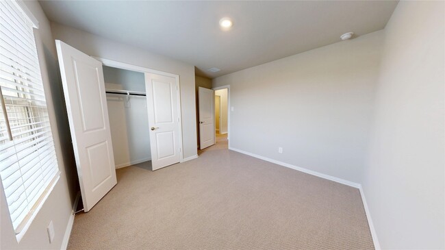 Building Photo - 2102 Dunbar Dr