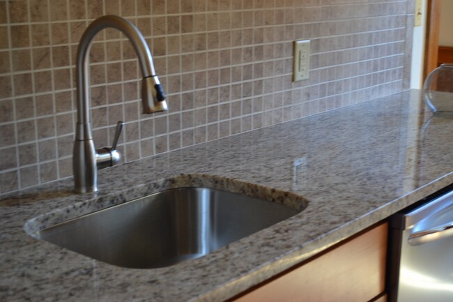 Newer stainless steel appliances - 20 Felton St