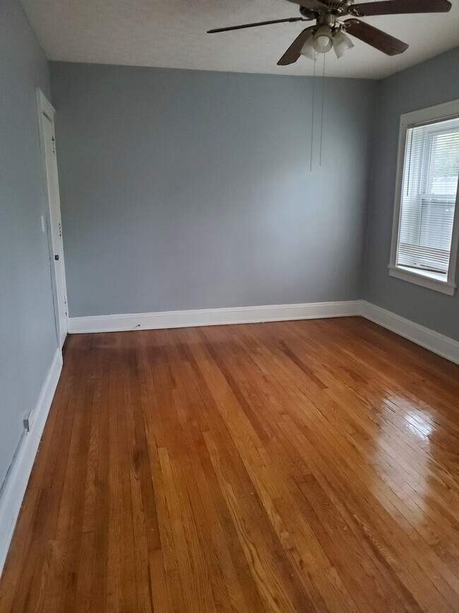 Building Photo - 2871 Hampton Rd