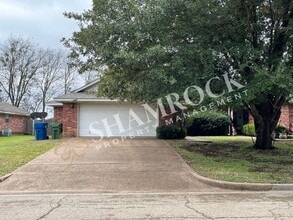 Building Photo - 3/2 Duplex near Hewitt Park