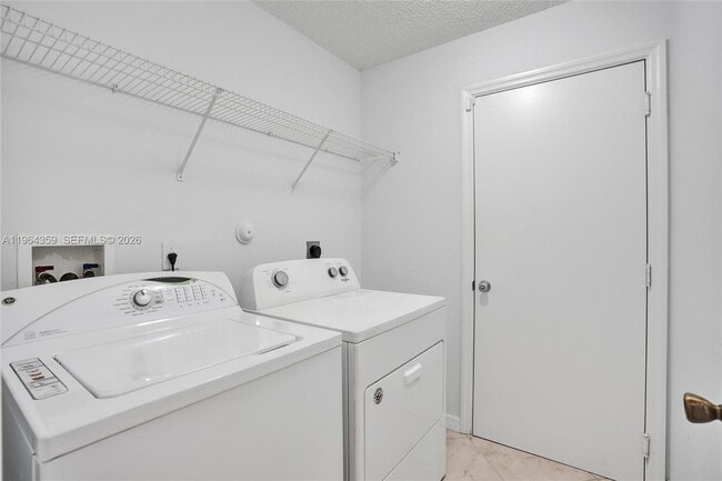 Building Photo - 2421 SW 103rd Way