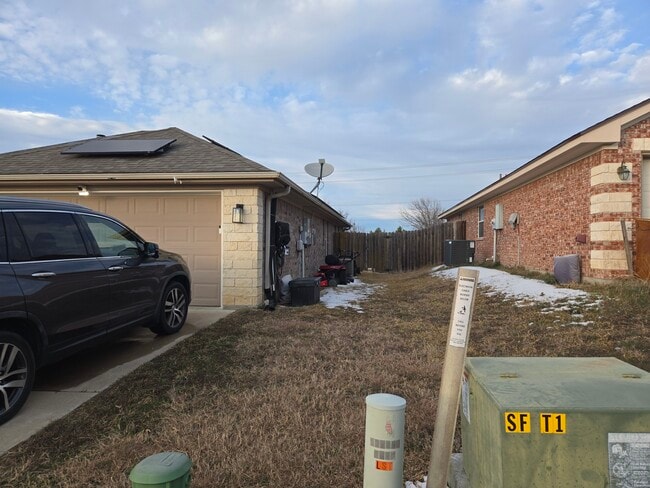 Building Photo - 3408 Lauren St