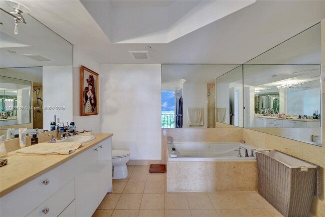 Building Photo - 20000 E Country Club Dr