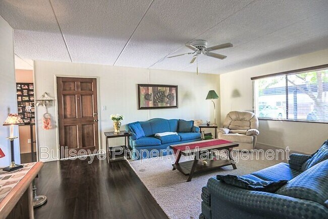 Primary Photo - 4201 E Camelback Rd