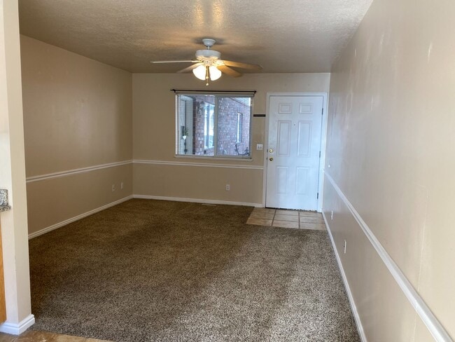 Building Photo - BRENTWOOD CONDO 2 BED 1 BATH