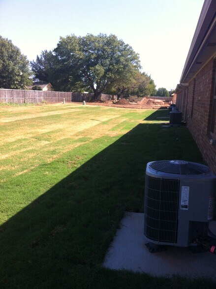 Building Photo - 127 Ashley Dr