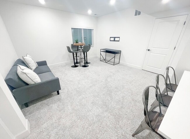 Building Photo - 1149 Anker Dr