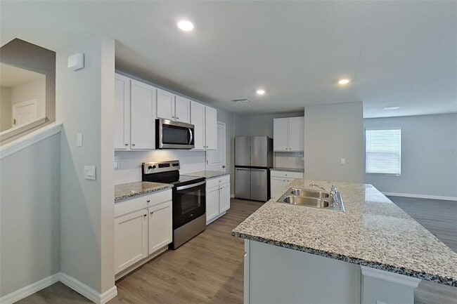 Building Photo - 8704 SW 44th Ct