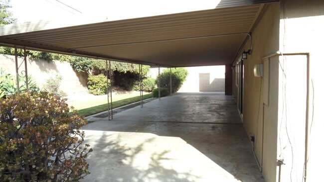 Building Photo - Beautiful Remodeled Single Story 4 BR 2 BA Home With 3 Car attached Garage