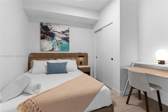 Building Photo - 580 72nd St