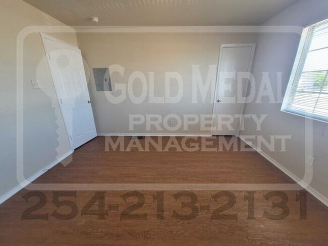 Building Photo - Charming 3-bed, 2-bath fourplex located in southwest Killeen. - Now available for rent!