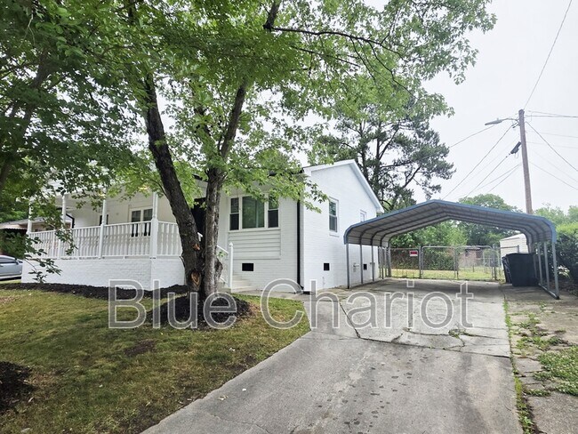 Building Photo - 837 Waring St