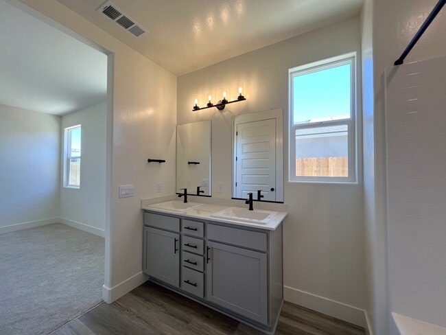 Building Photo - 8234 Violet Rose Ct