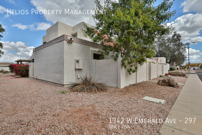 Building Photo - Beautiful Townhouse in Mesa