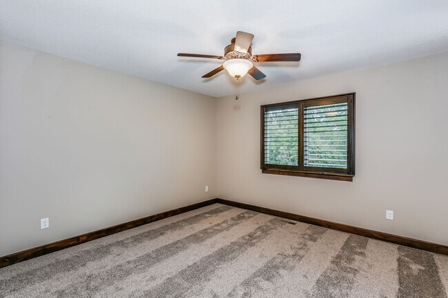 Building Photo - Tallgrass Villas