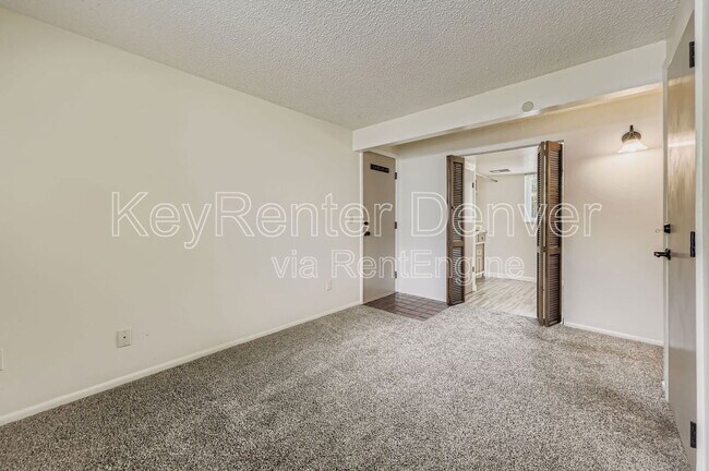 Building Photo - 1243 S Johnson Way