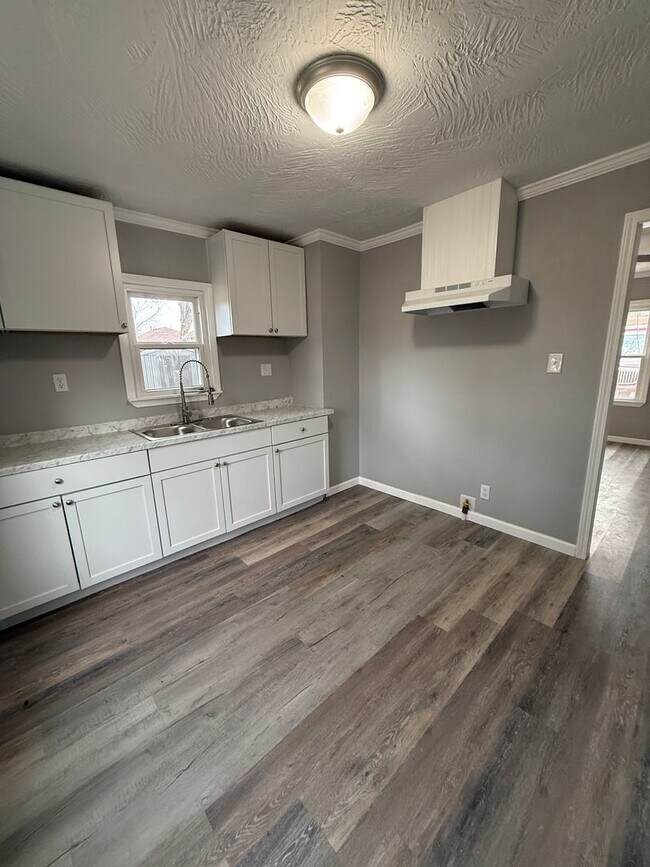 Building Photo - 1 bedroom/1 bath house