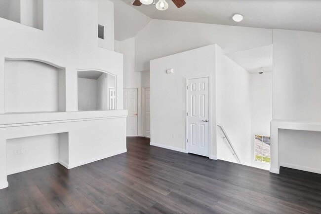 Building Photo - Modern 2-Bedroom, 2-Bath Condo in Grand Ju...