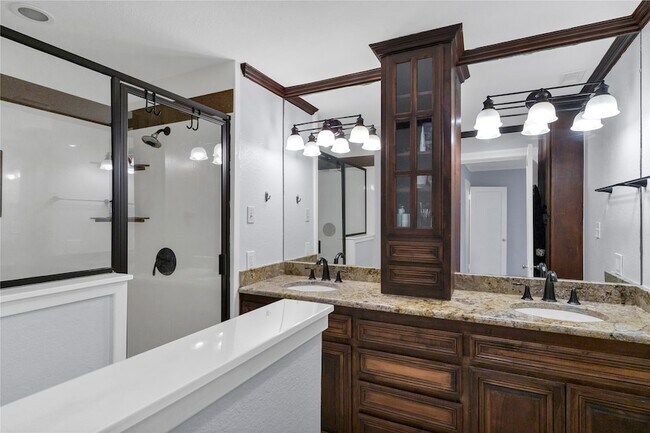 Building Photo - 3816 Collinwood Ave