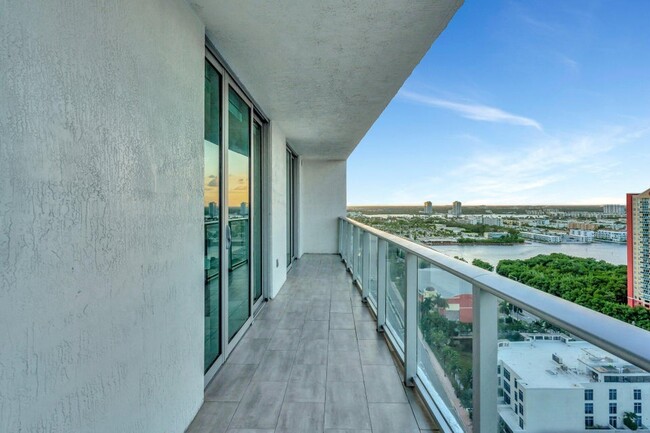 Building Photo - 300 Sunny Isles Blvd