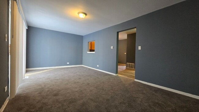 Building Photo - Spacious 3BR / 1.5BA Single-Family Home in Chicago – Available January 19