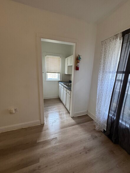 Building Photo - 11 Columbia Ave