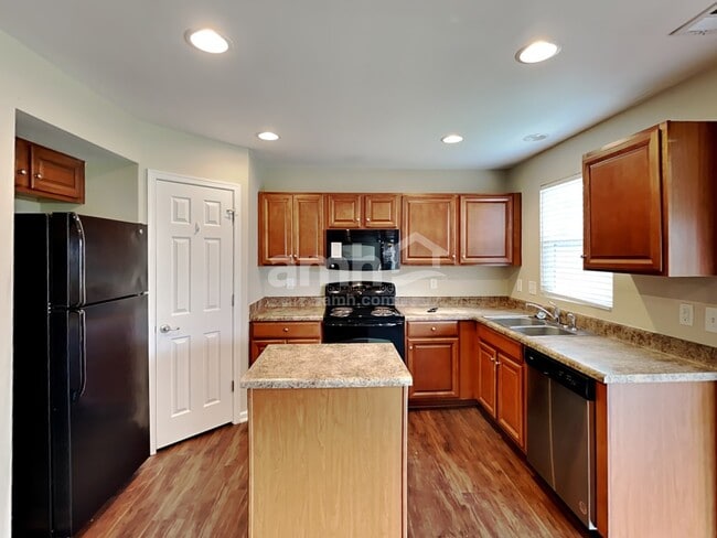 Building Photo - 1056 Countess Ln