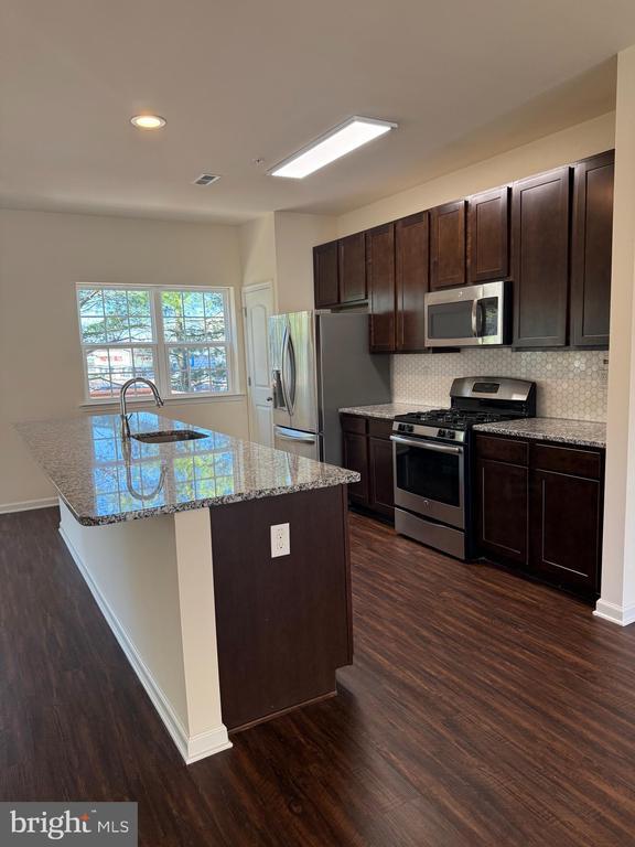 Building Photo - 107 Mercer Ct