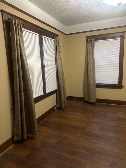 Main BR - 4940 Cedar St