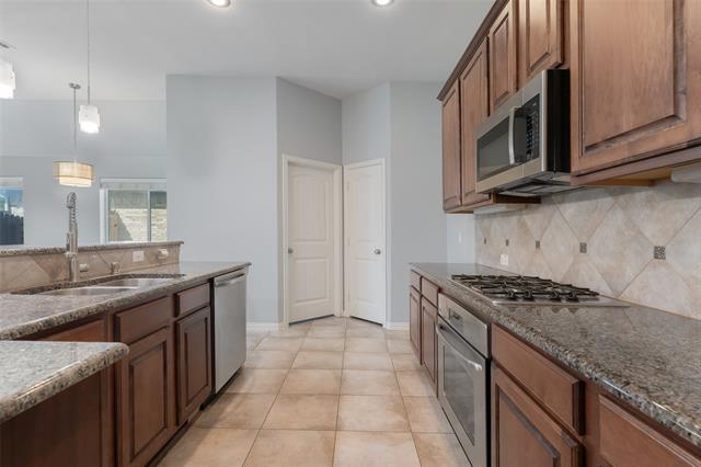 Building Photo - 2945 Mandalay Dr