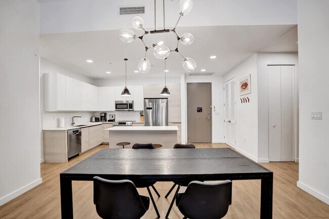 Building Photo - 1220 17th St