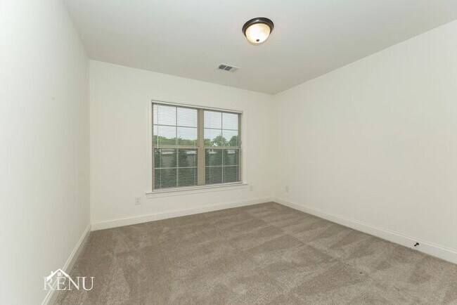 Building Photo - 3319 Old Hickory Blvd