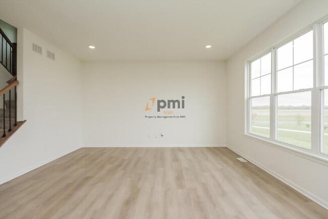Building Photo - 6643 Prairie Rose Dr