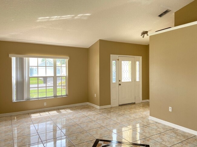 Building Photo - 4 bd/ 2 ba Single Family Home in Kissimmee near the Loop