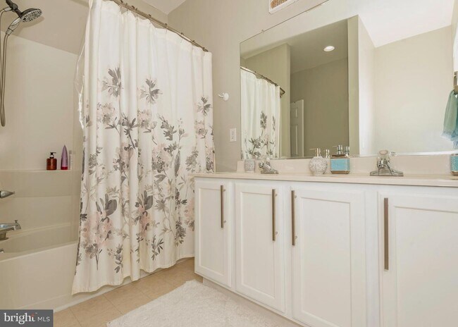 Building Photo - 18959 Gold Finch Cove