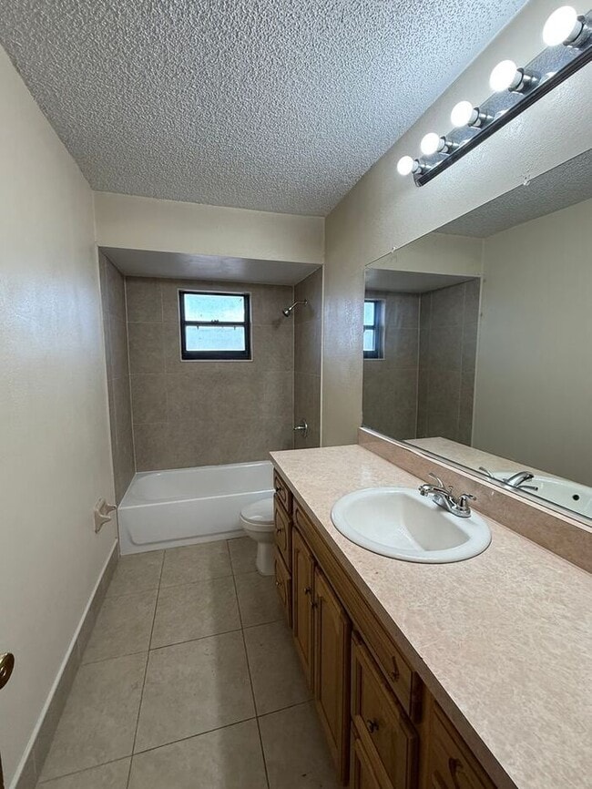 Building Photo - 14 Pine Radial