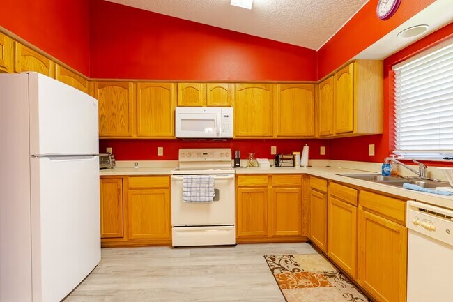 Building Photo - 4501 Treasure Cay Rd