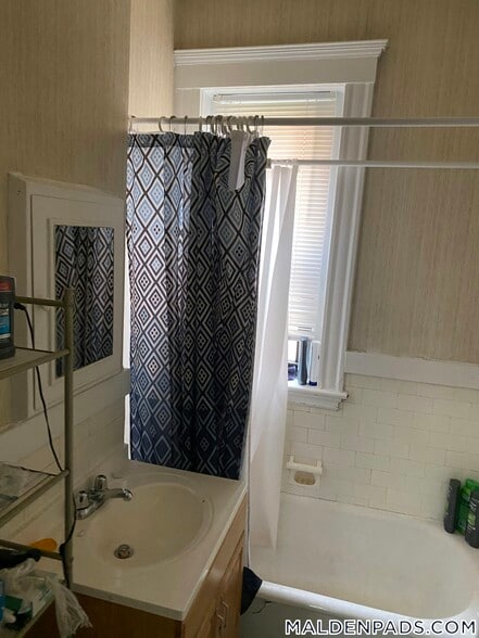 Building Photo - 17-19-19 Washington St S