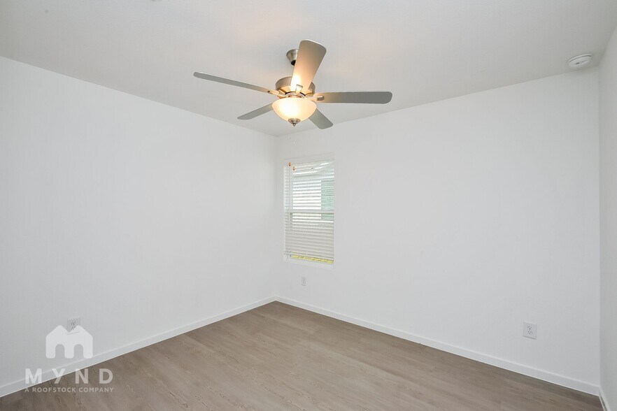 Building Photo - 2724 Mistwood Dr