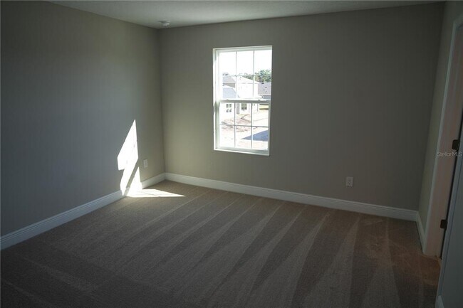 Building Photo - 5450 Wayfarer Ave