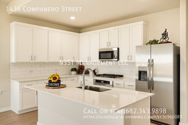 Building Photo - 1436 Companero St