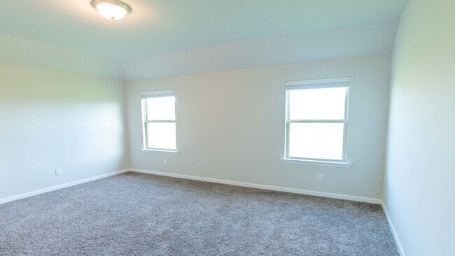 Building Photo - 5388 Greenridge Ln